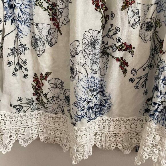 Maeve Anthropologie White Crochet Floral Blouse Top Size Extra Small  100% Rayon - Picture 9 of 10
